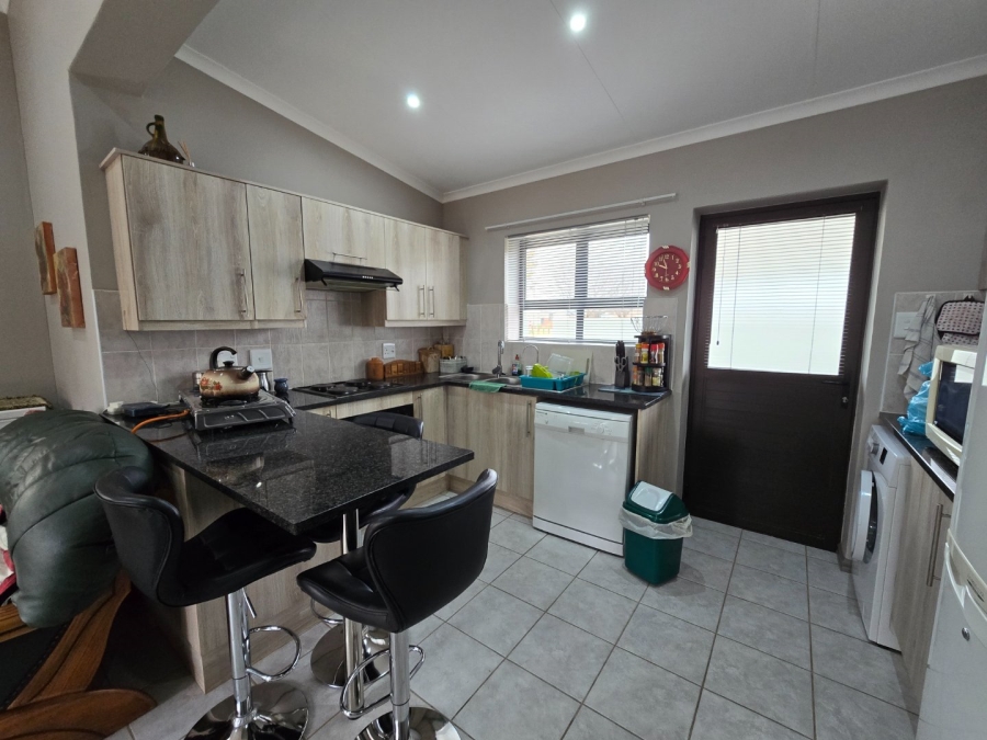 2 Bedroom Property for Sale in De Land Estate North West